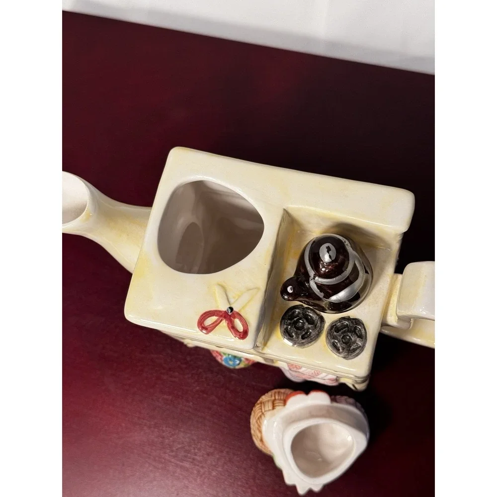 Mini Teapot ~ 2 Pieces ~ Unboxed ~ 3.5 inches ~